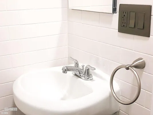 Rented by Citi Habitats | media 6