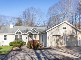 158 Kensington Rd, Hampton Falls, NH 03844