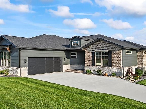 2nd image of 1201 E Wesley Dr