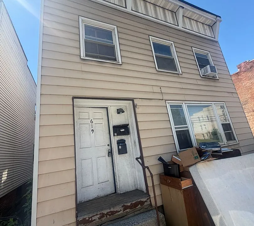 619 4th St