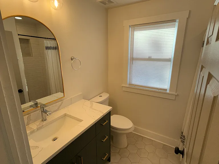 4624 Iris St N — Photo 11