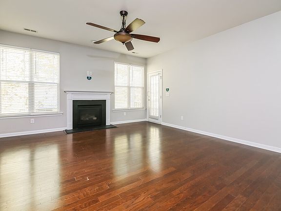 4th image of 70 Ashby Dr
