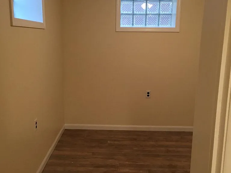 210 Marion Ave — Photo 22