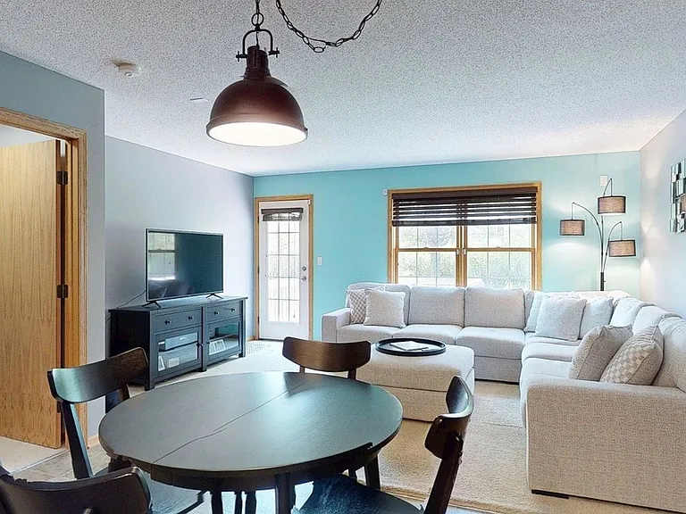 3057 Venice Ln NW — Photo 14
