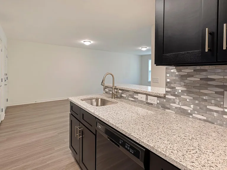 1000 Axl Dr — Photo 1