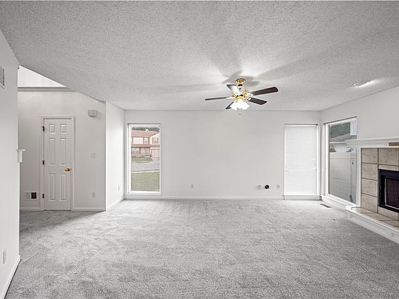 3rd image of 2121 E 60th Ter