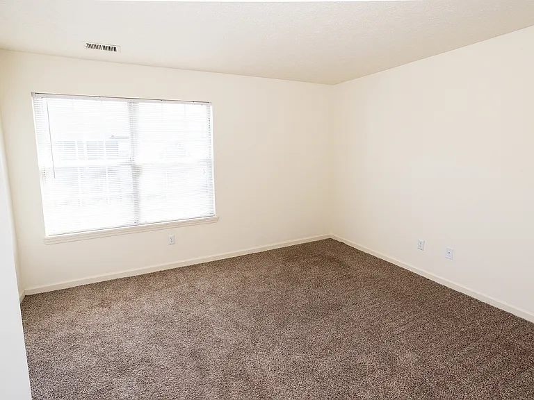 Burberry Place Apartments — Photo 14