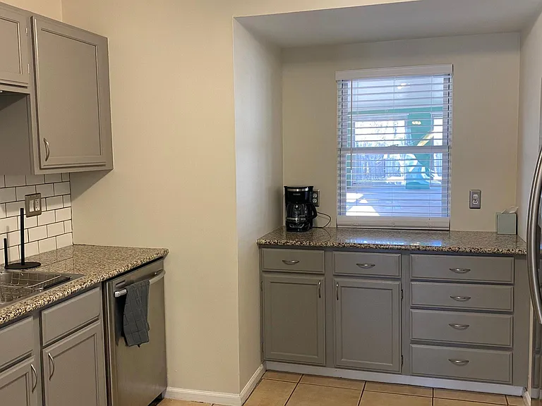 4424 Lloyd St — Photo 5
