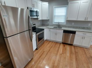 31 Harlem St APT 1, Worcester, MA 01610