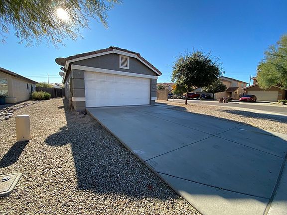 2nd image of 821 E Lakeview Dr