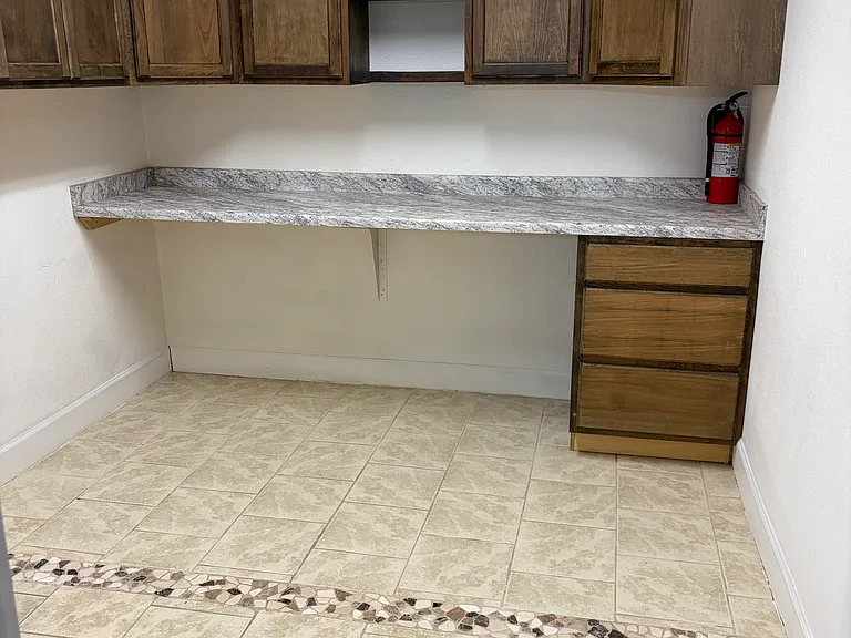 3910 Highland View Dr — Photo 10