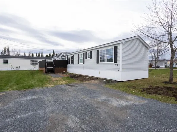 100 Dougnorth St, Fredericton, NB E3G 0X2