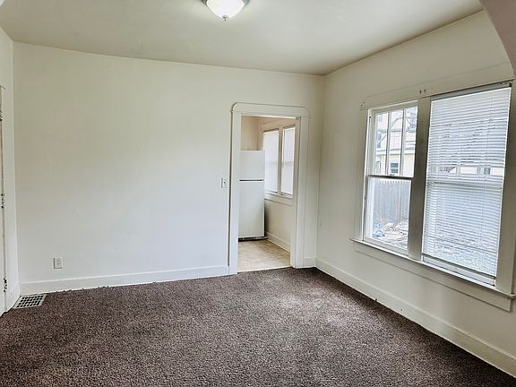 5th image of 1318 S B St