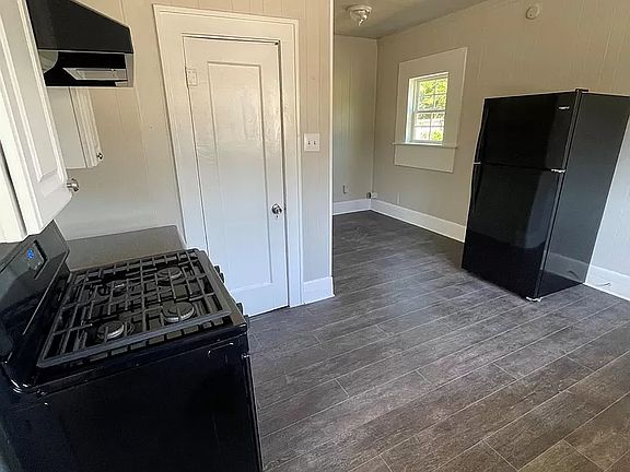 5th image of 1521 Pine Ave