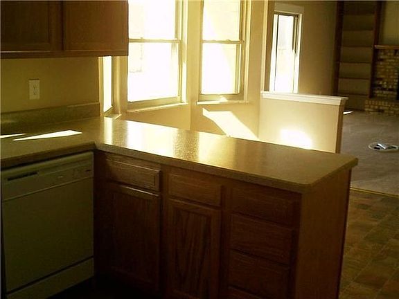 5th image of 10445 Wexford Ct NW