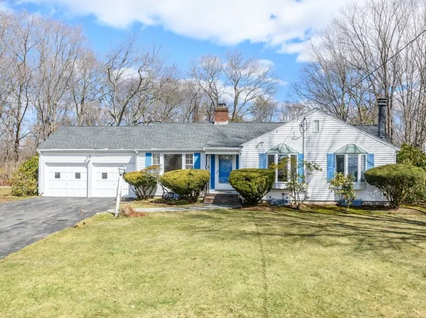 84 Pleasant St, Natick, MA 01760