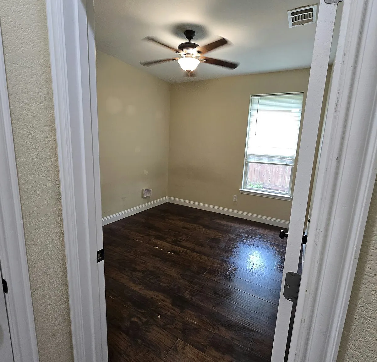809 Tapley St, Unit Hall w/ Garage — Photo 4