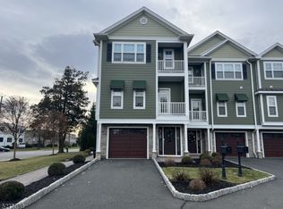 4 Chaz Way #4, Fairfield, NJ 07004
