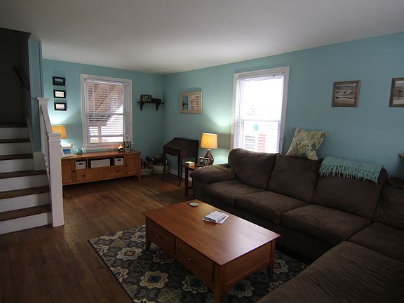 3rd image of 12 Proctor St