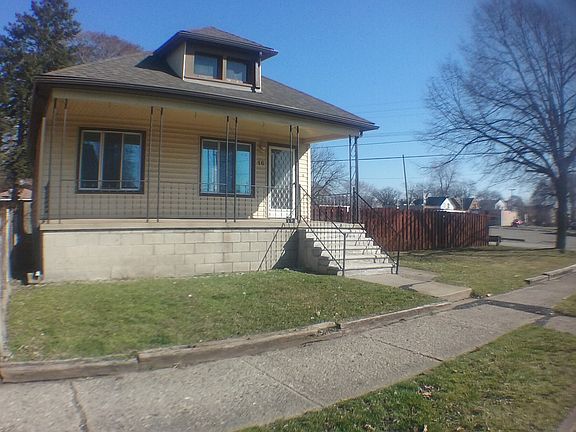 5th image of 16 W Auburn St