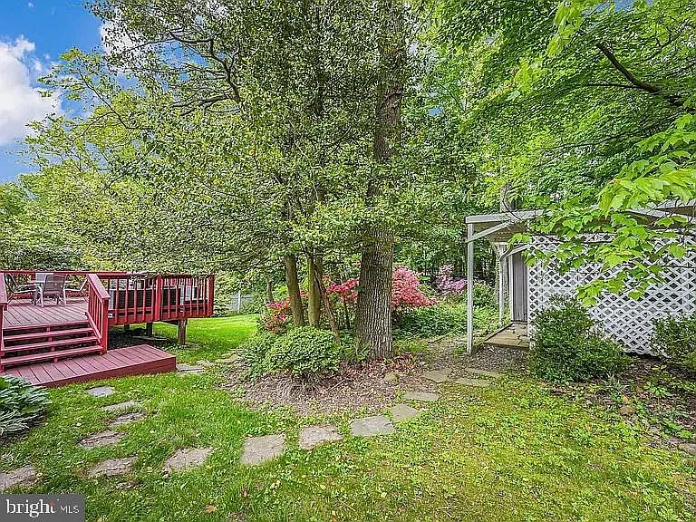 2221 Senseney Ln — Photo 32