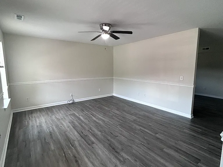 9894 Bettis Estates Ln — Photo 2