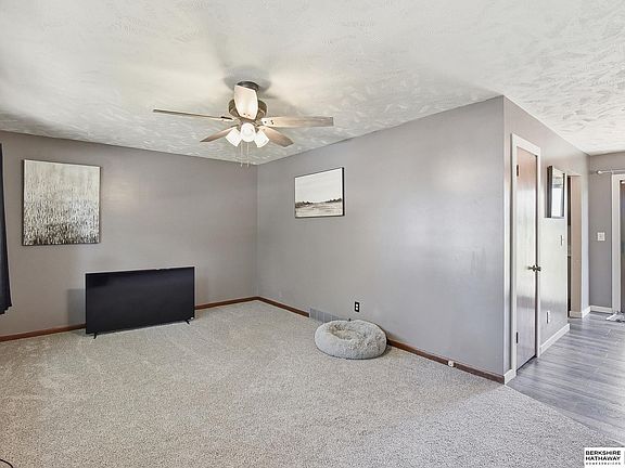 4th image of 8902 Valley View Dr