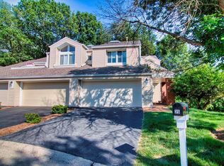 35 Ridgeview Circle Ct, Ballwin, MO 63021