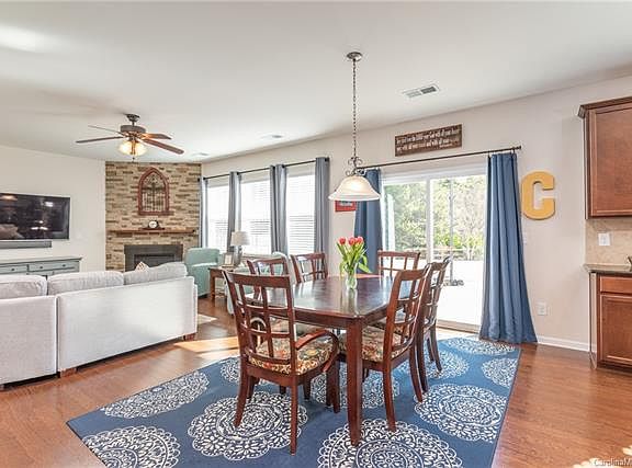 4th image of 4494 Haddington Dr