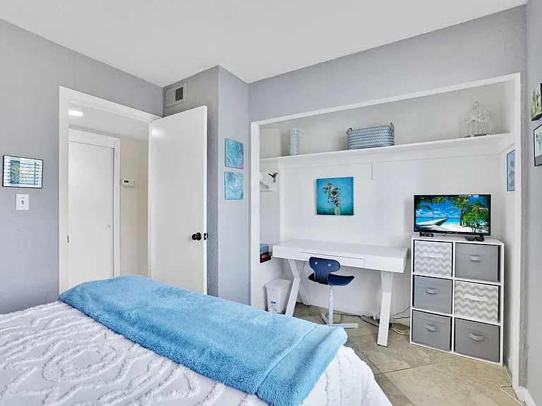 E Waverly Dr — Photo 14