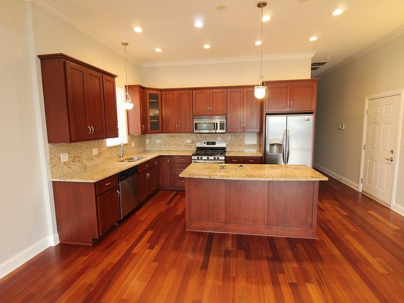 2nd image of 3110 W Belmont Ave Unit 3E