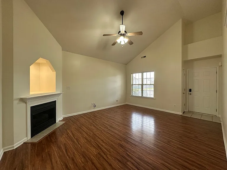 1437 Day Lily Dr — Photo 3