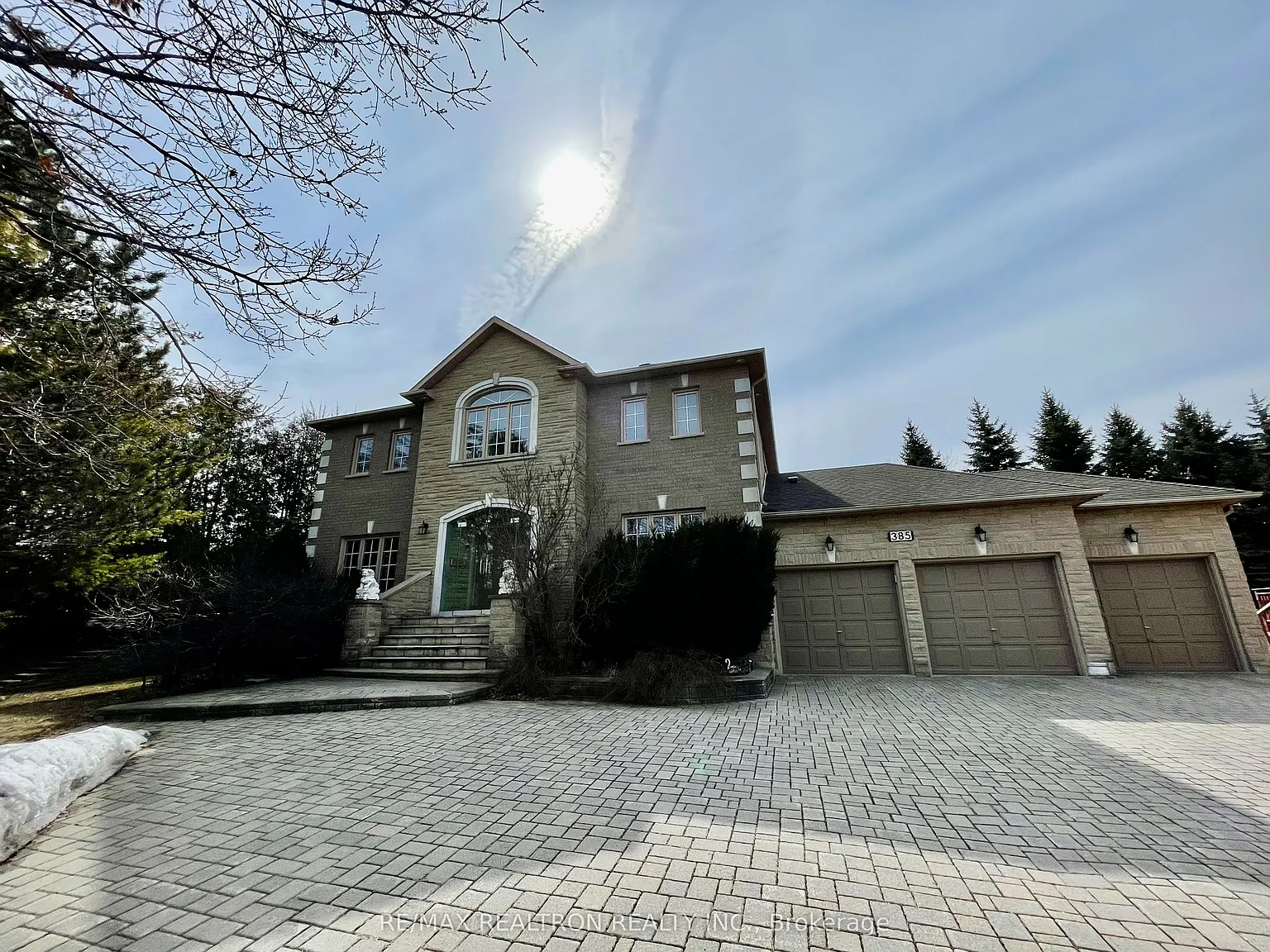385 Calvert Rd photo 1