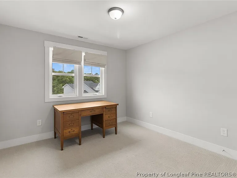 105 Woodford Ln — Photo 26