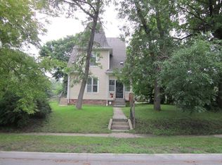 723 Oak Park Ave, Des Moines, IA 50313