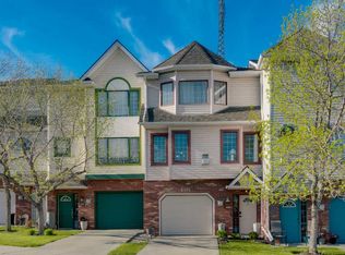 5465 S Patina Dr SW, Calgary, AB T3H3J8