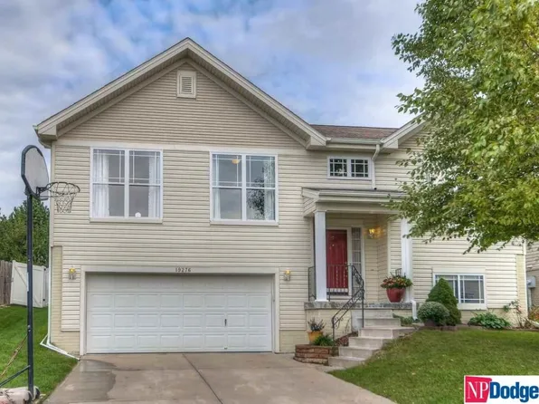 19276 Holmes St, Omaha, NE 68135