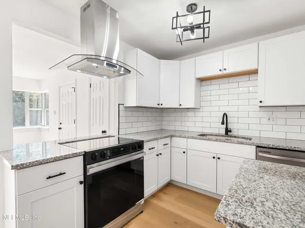 8845 ATTER Lane, Jacksonville, FL 32216