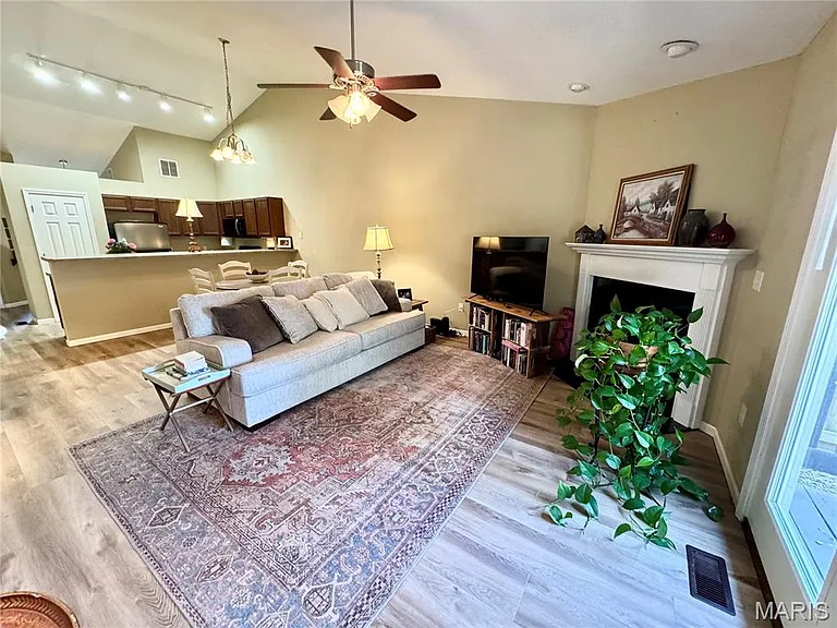 10955 Kentfield Dr — Photo 8