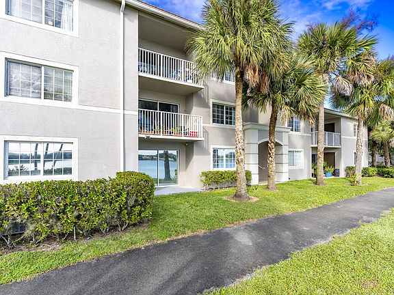 3rd image of 5031 Wiles Road #304