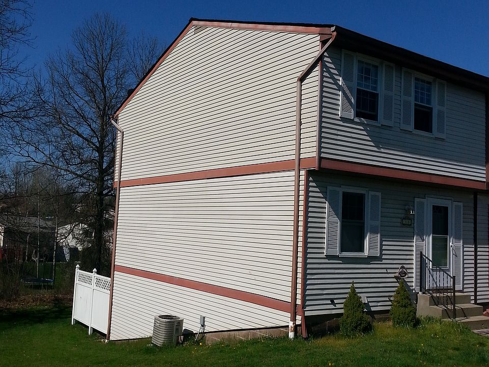 1st image of 310 Parkwood Dr