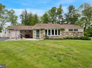 21 Hilltop Rd, Feasterville, PA 19053