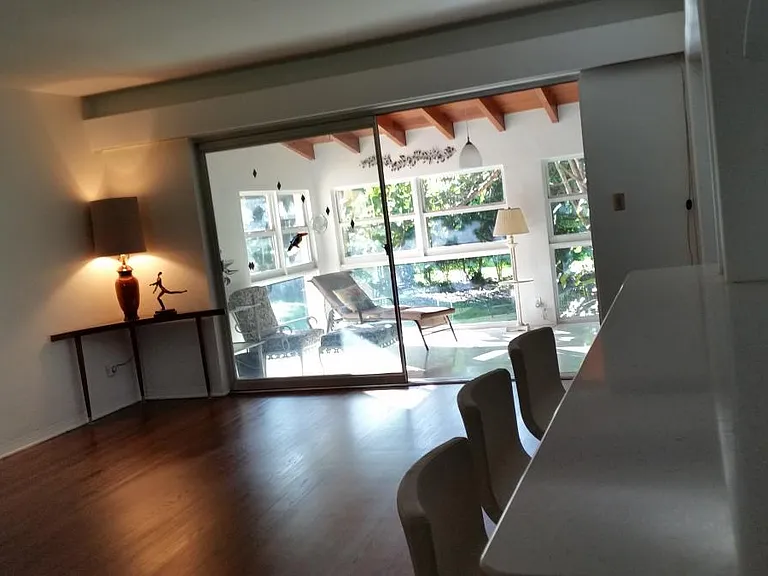 450 Tivoli Ave — Photo 26