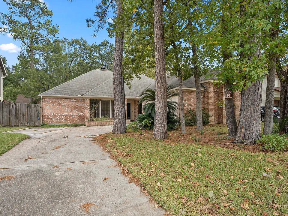 38 Devonshire Dr