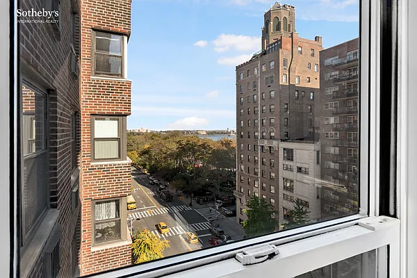 Sold by Sotheby's International Realty | media 4
