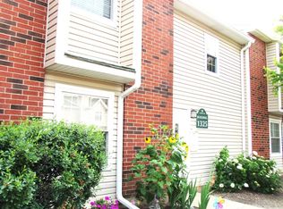 1325 E Wyndham Cir APT 103, Palatine, IL 60074