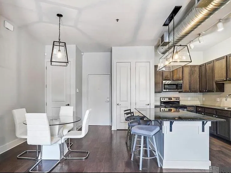 333 E Boyd Dr #17 — Photo 4