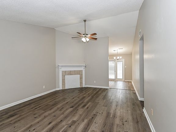 4th image of 7179 Peppermill Ln