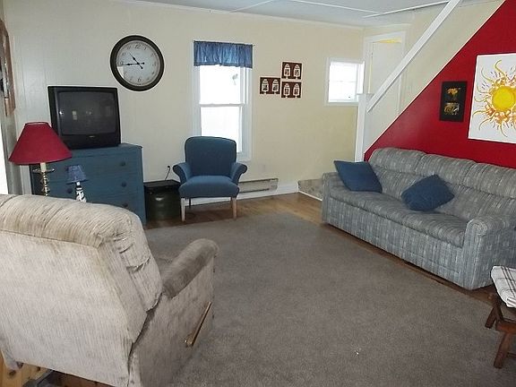 2nd image of 324 Sycamore Ave