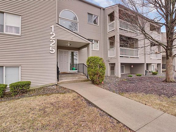 3rd image of 1225 Ferndale St N #B8